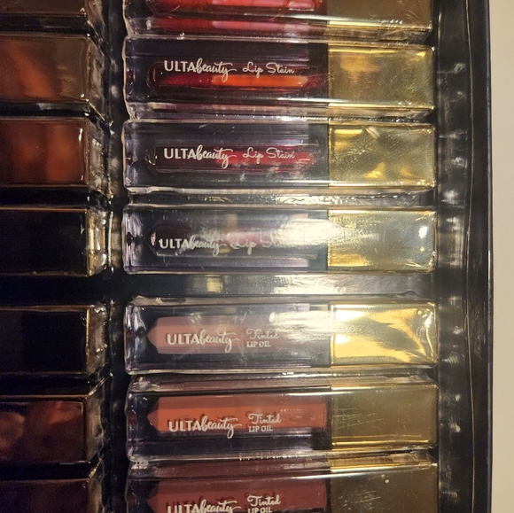 Ulta Beauty 16 Piece Lip Vault Glossary Set - Picture 2 of 4